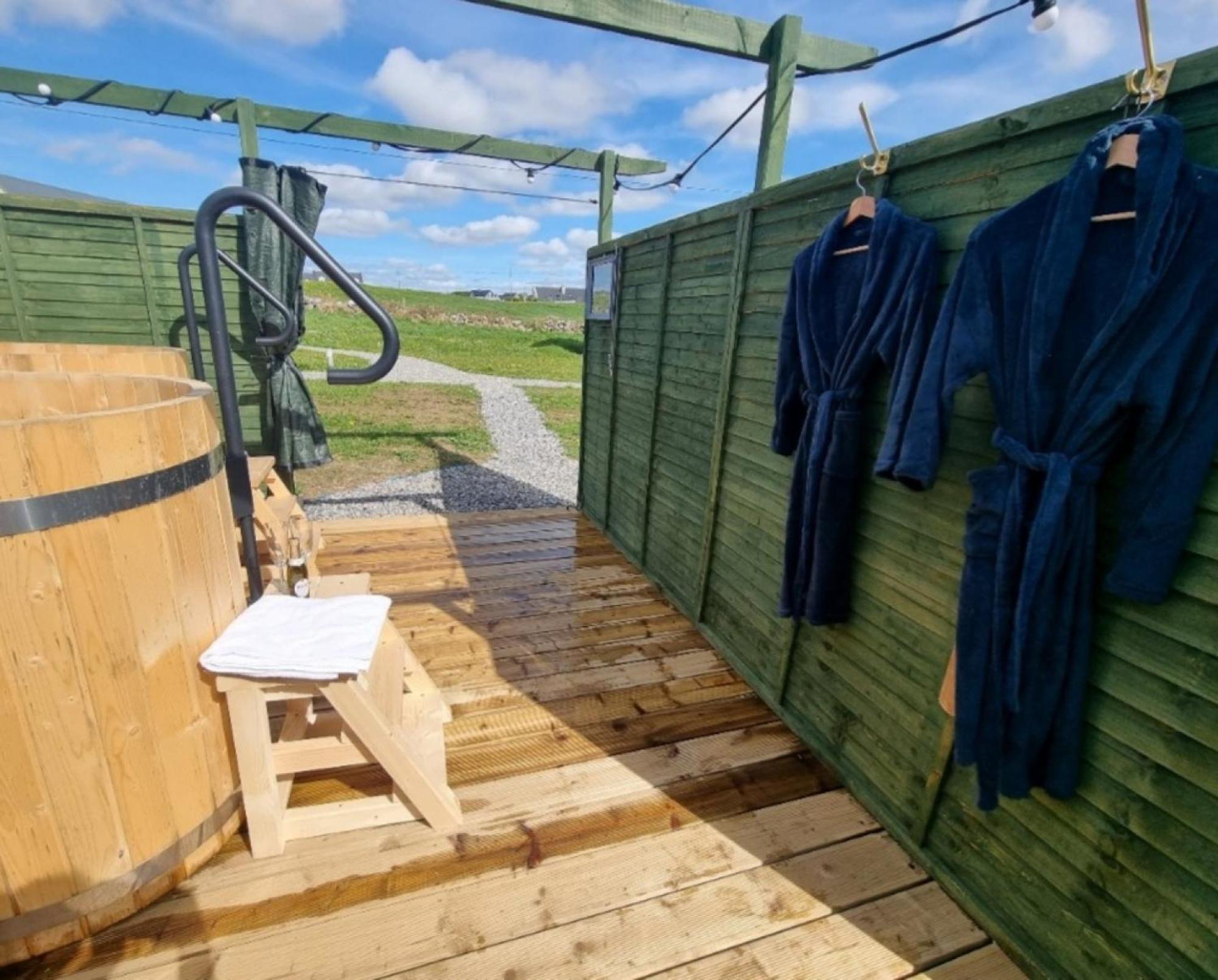 Wild Meadow Huts Villa Doolin Ngoại thất bức ảnh